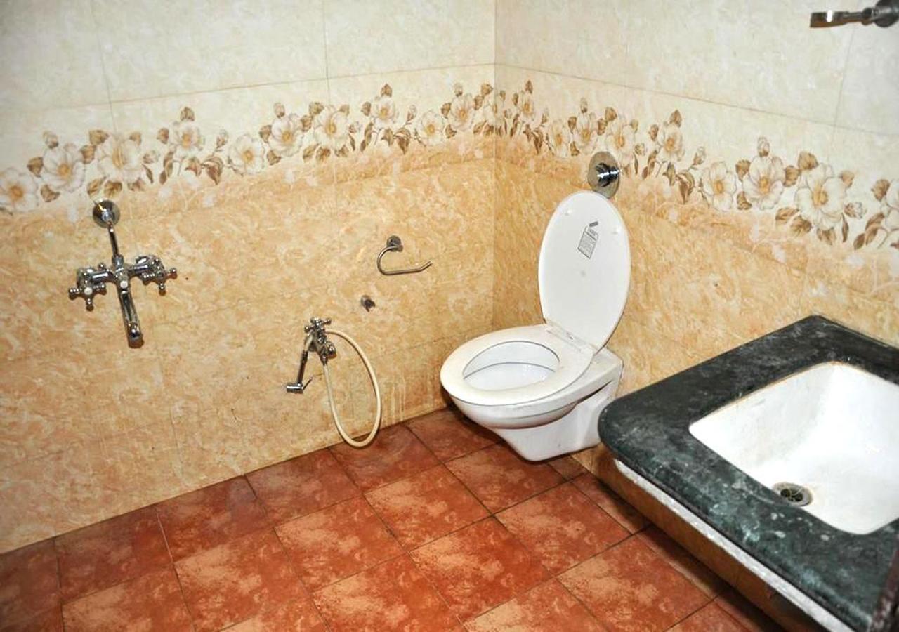 Hotel Three G Shirdi Esterno foto