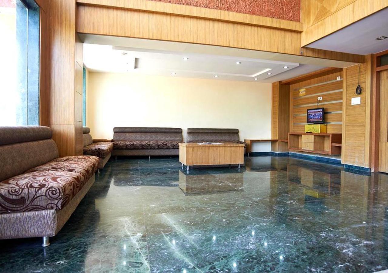 Hotel Three G Shirdi Esterno foto