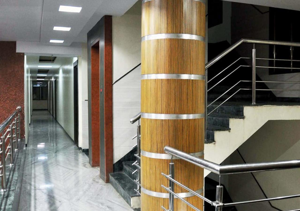 Hotel Three G Shirdi Esterno foto