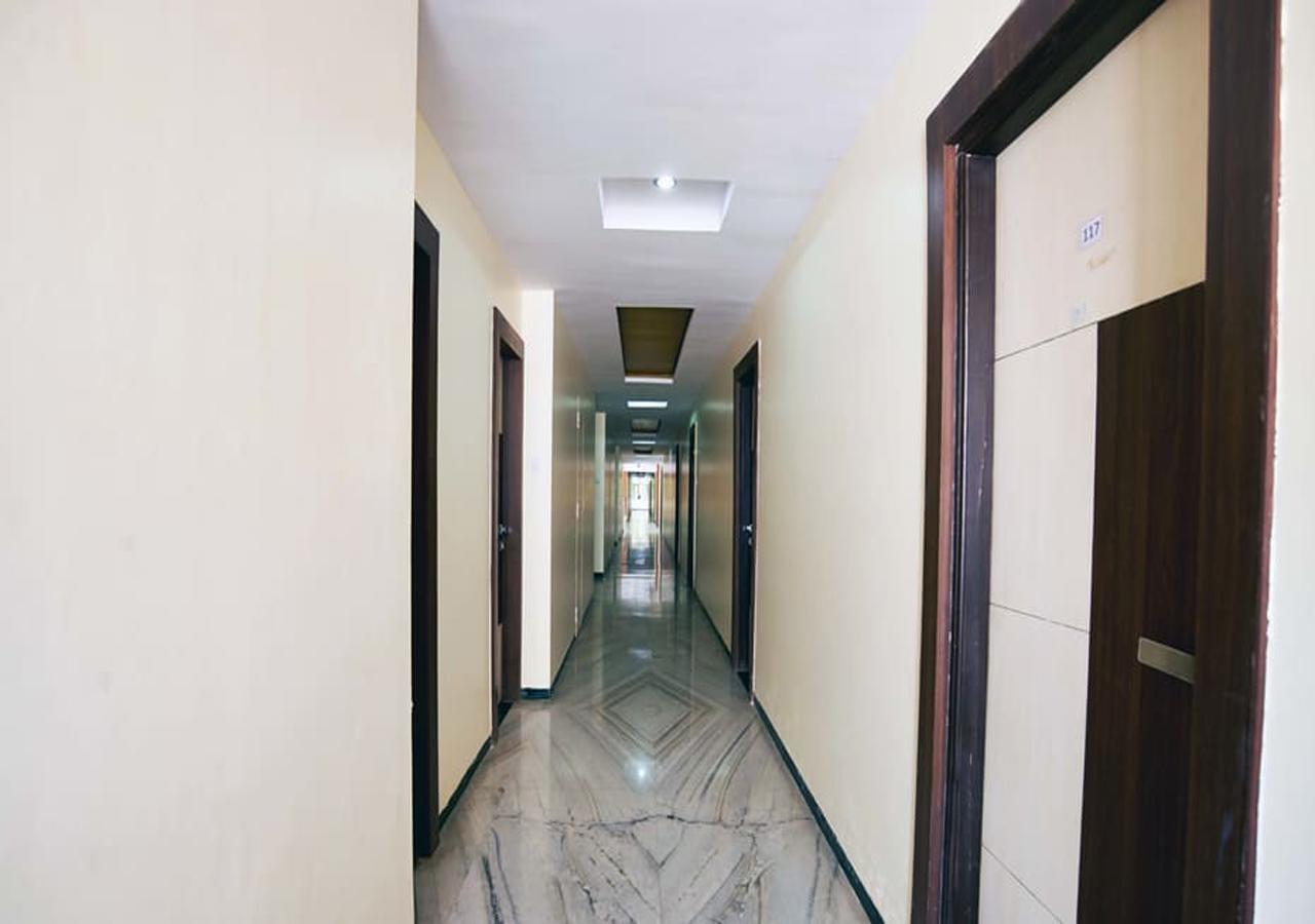 Hotel Three G Shirdi Esterno foto